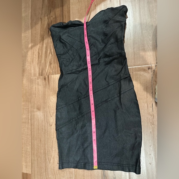 Gorgeous cocktail dress. Perfect for a night out in Vegas. - Picture 1 of 7